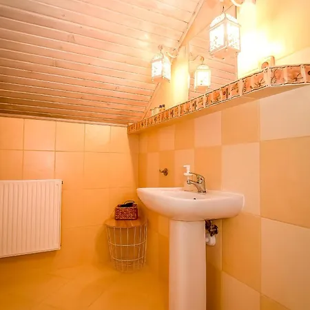 فندق مبيت وإفطار Cynamon Jacuzzi & Sauna فيسلا