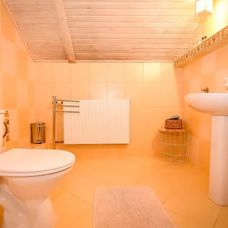 Cynamon Jacuzzi & Sauna فندق مبيت وإفطار 3*