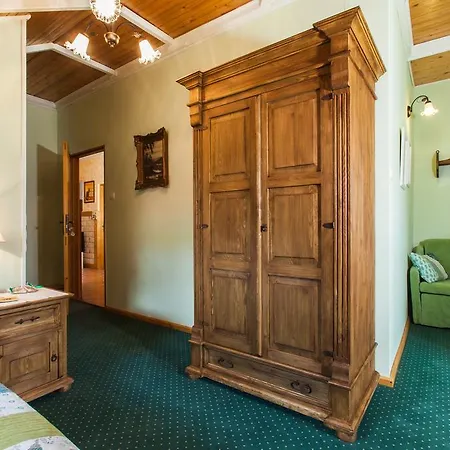 Cynamon Jacuzzi & Sauna Frühstückspension 3*