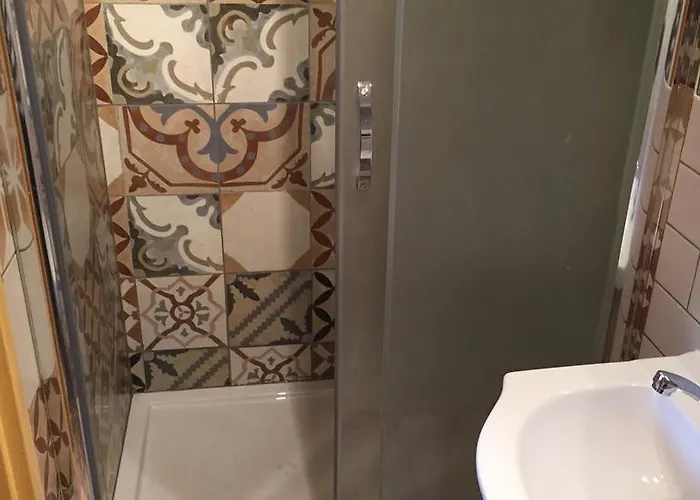 לינה וארוחת בוקר Cynamon Jacuzzi & Sauna ויסלאו