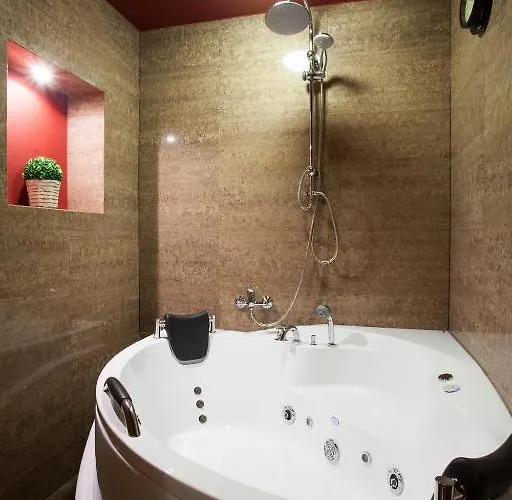 Cynamon Jacuzzi & Sauna 3*